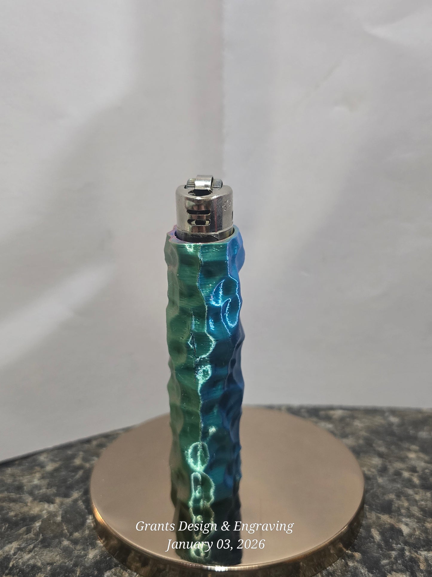 Iridescent Ripple Lighter Case – Color-Shifting 3D Textured Bic Cover